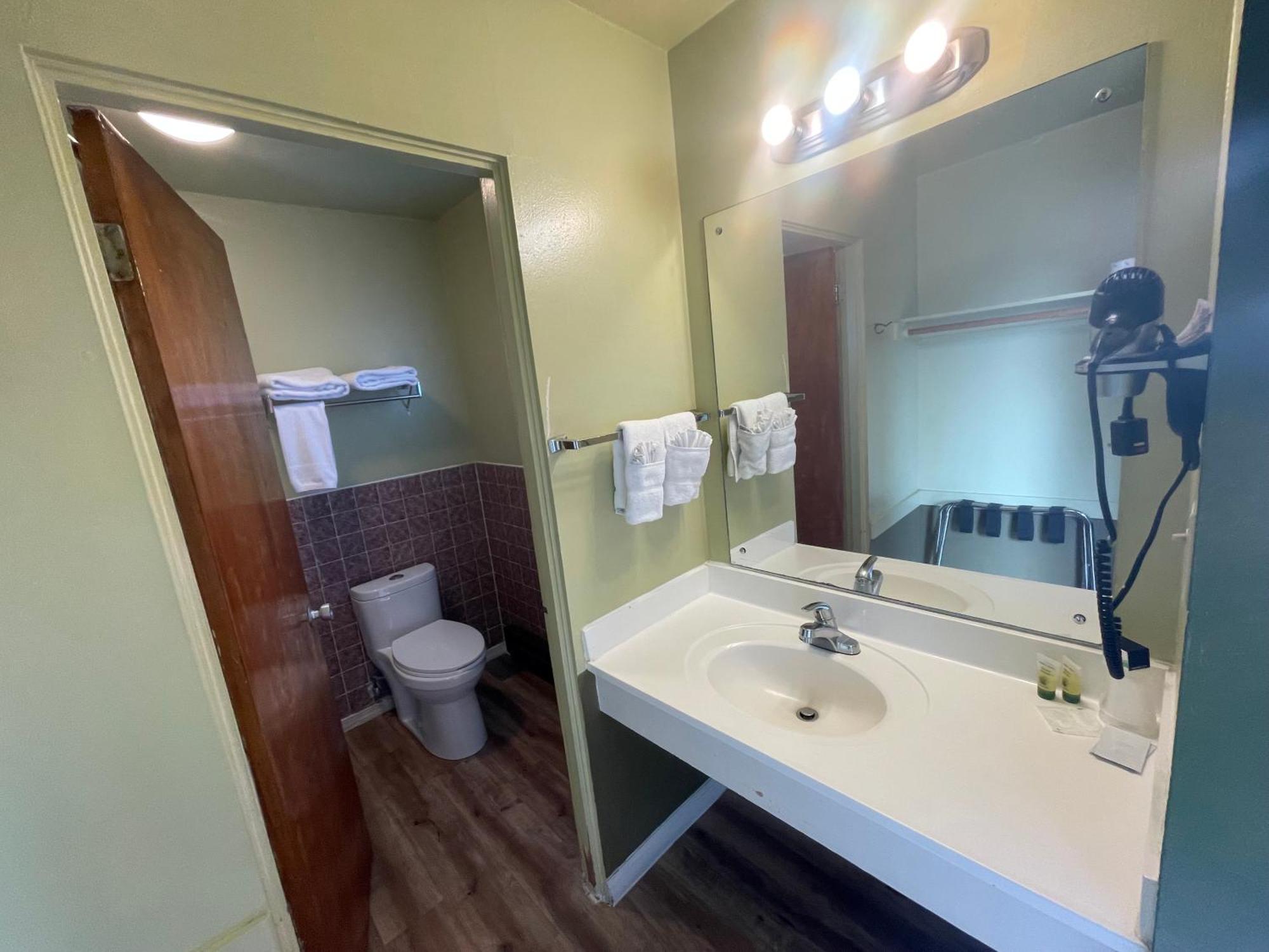 Motel Oasis Moses Lake Exterior photo